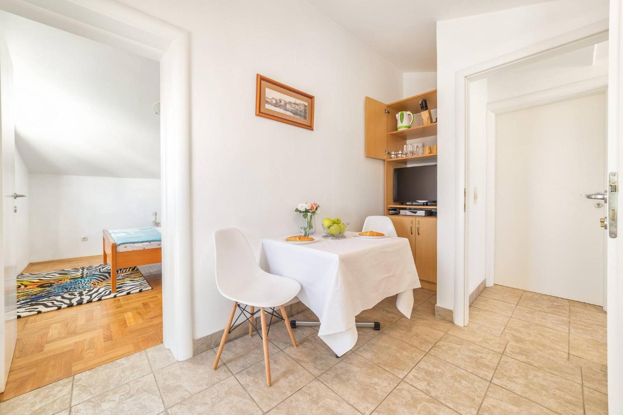 Nikol Apartamento Vodice Exterior foto